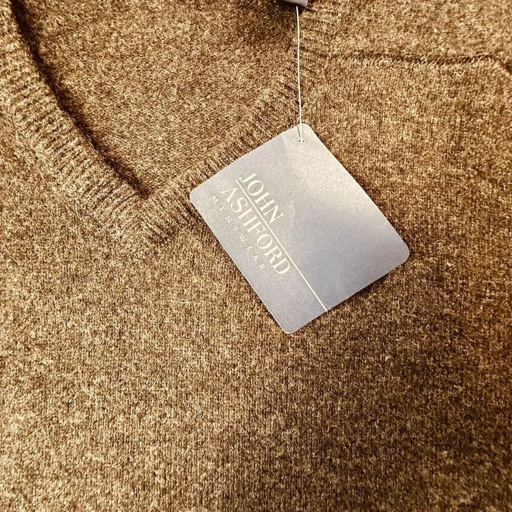 John Ashford 100% Lambswool V Neck Men’s L Gray Pullover Sweater NWT